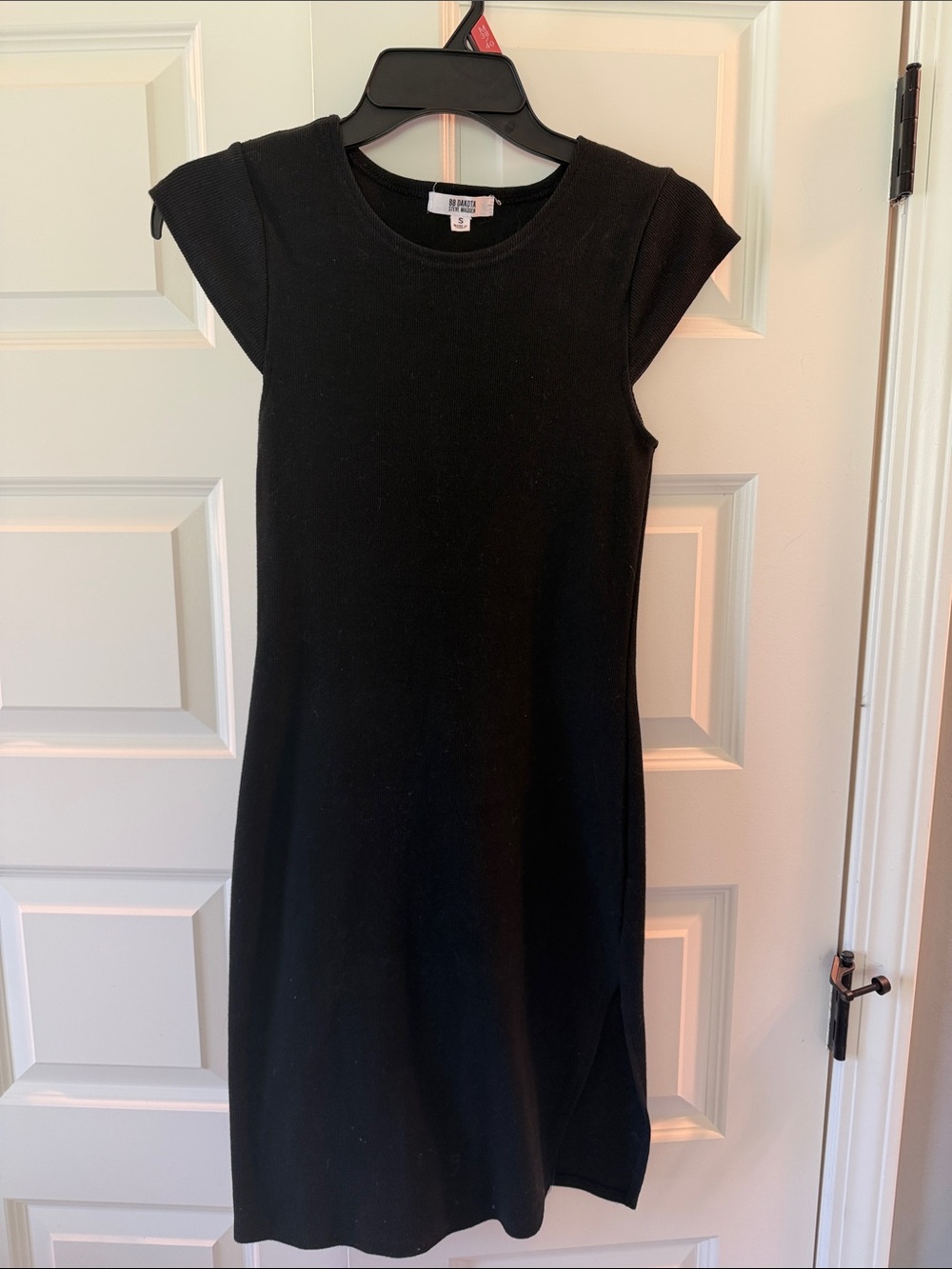 BB Dakota by Steve Madden Black Mini Cap-Sleeve Knit Dress